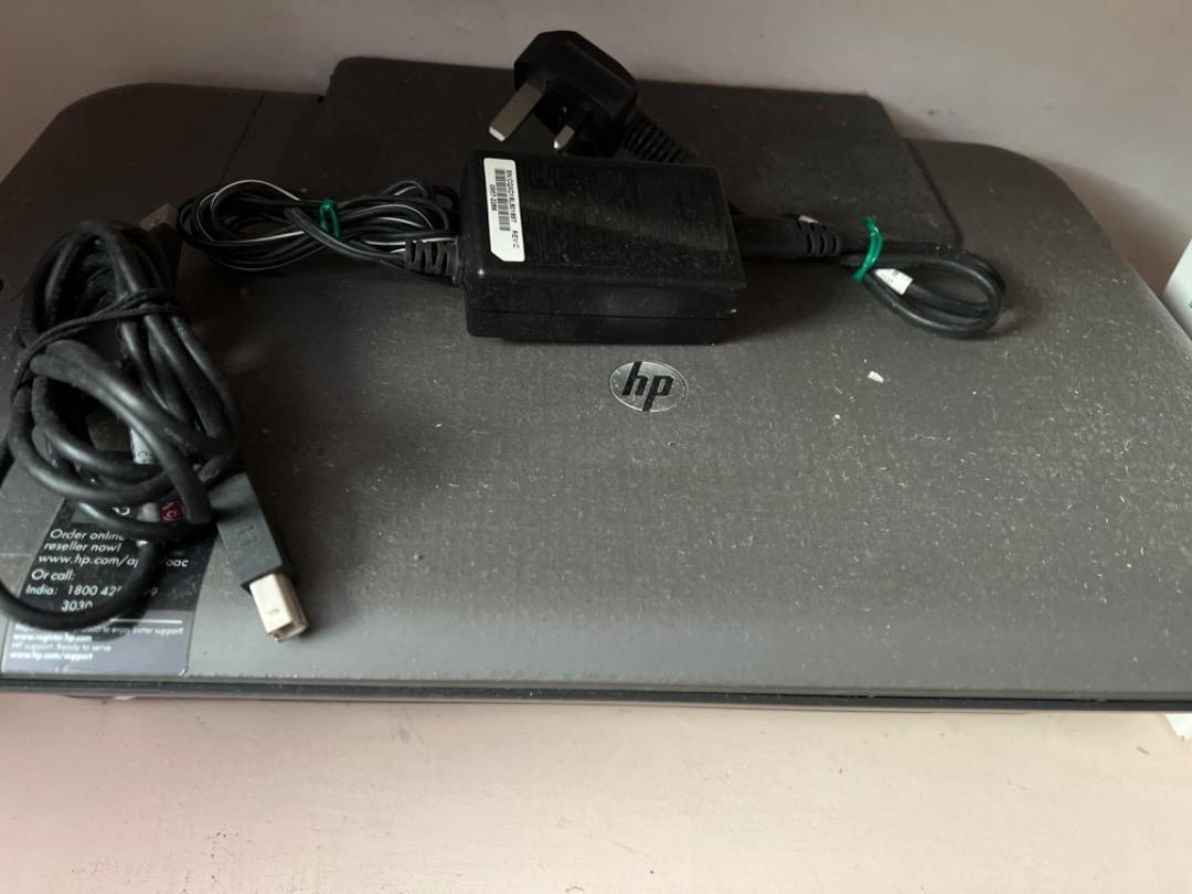 Hp Printer/Scan/Copy (Category: Printers, Scanners & Copiers) located in Singapore. Submitted by cb009 (Listing ID 1191546621, Image 1). Description: Selling as i have bought a new printer. Item is well used but works fine. HP Deskjet 1050.