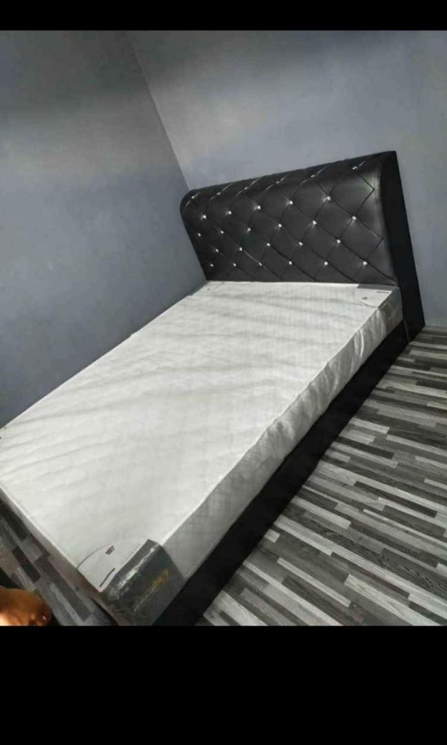 Katil Divan Queen Furniture And Home Living Furniture Bed Frames And Mattresses On Carousell 