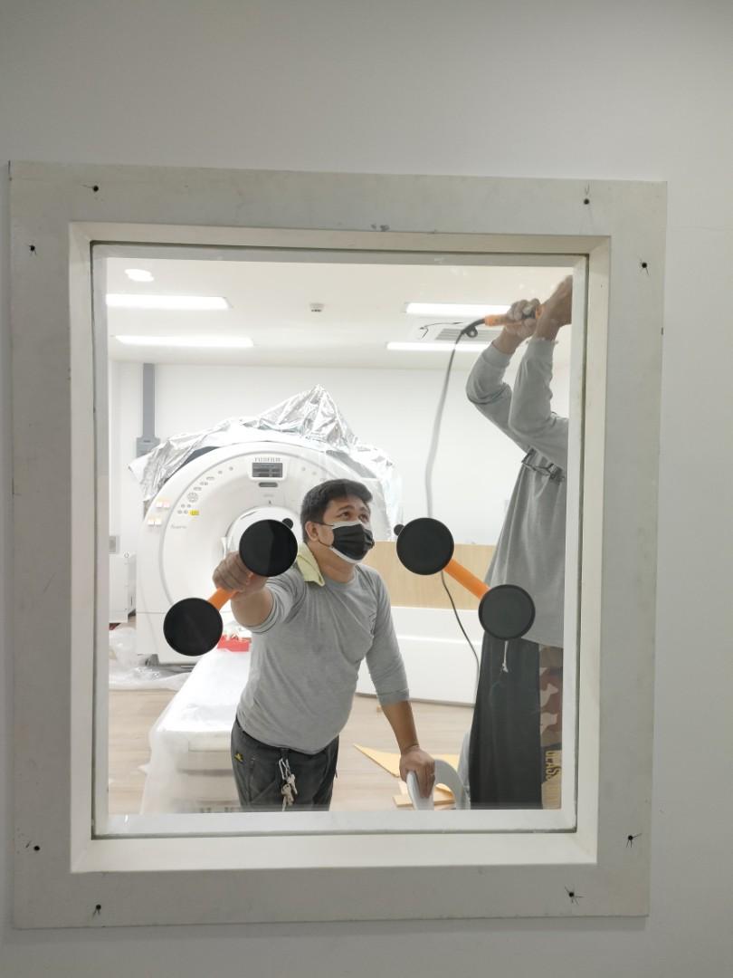 LEAD GLASS for CT SCAN XRAY NUCLEAR LABORATORY, Commercial & Industrial
