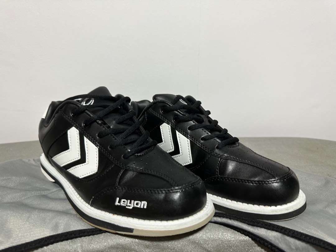 Leyon Bowling Shoes (Female Sizing), Sports Equipment, Sports & Games