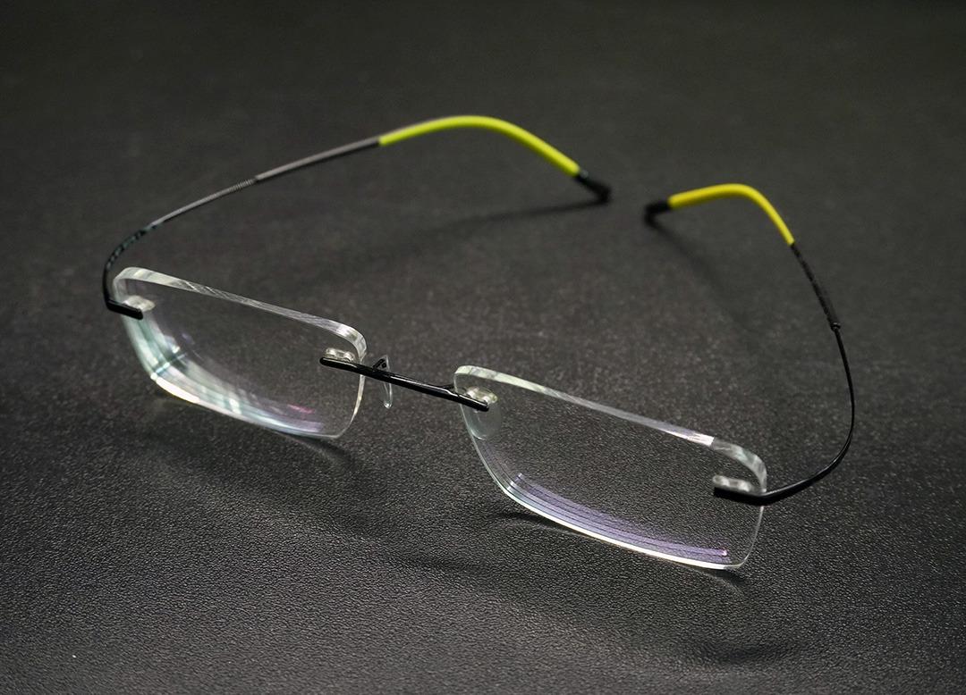 Lightest silhouette glasses sales