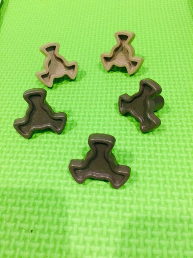 Microwave Oven Turntable Roller Guide Support Coupler (Category: Cookers) located in Makati City. Submitted by nerokuletz07 (Listing ID 1191635932, Image 1). Description: 50 each po RFS: Decluttering, extra stuff.