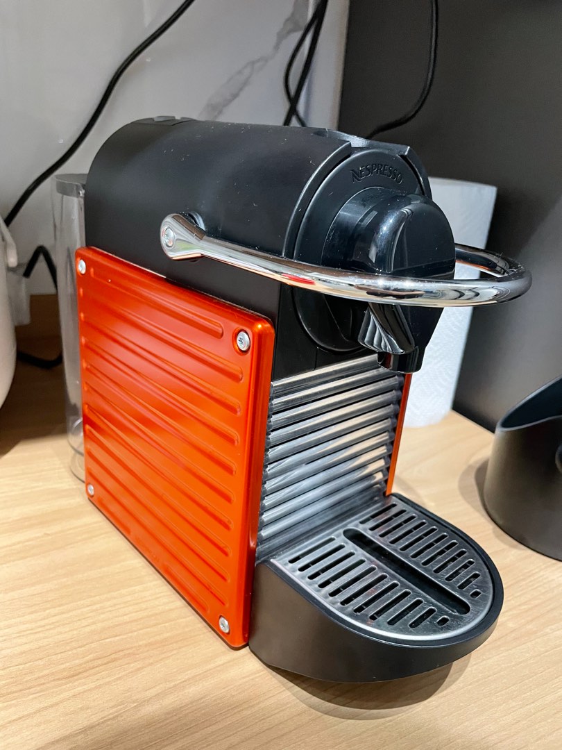Nespresso pixie electric red, TV & Home Appliances, Kitchen Appliances
