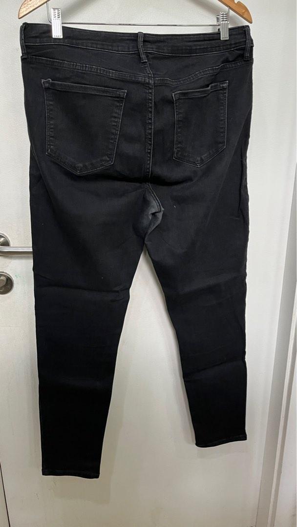 Old Navy Rockstar Jeans in Black (Category: Jeans) located in Makati City. Submitted by yammyb (Listing ID 1191627458, Image 2). Description: .