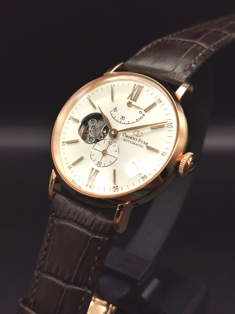 Orient Automatic （分類：手錶）位於 Hong Kong。 由 no.7watch 提交（商品編號 1191523153，圖片 1）。簡介： ORIENT STAR Semi Skeleton Automatic RE-AV0001S00B 玫瑰金色調不銹鋼錶殼 真皮皮錶帶 日本自動機芯～F6F42 礦物水晶玻璃錶面 香檳色錶盤 動力儲備顯示 透視底蓋 蝴蝶型帶扣表扣 50M防水 近似錶殼直徑：40mm 近似錶殼厚度：13mm 有原裝盒說明書吊牌及收據一年保用 荔枝角或佐敦交收有門市 現金價 HKD2998😎 有意者請 whatsapp or signal 9669 9429查詢 Welcome wholesale & retail。