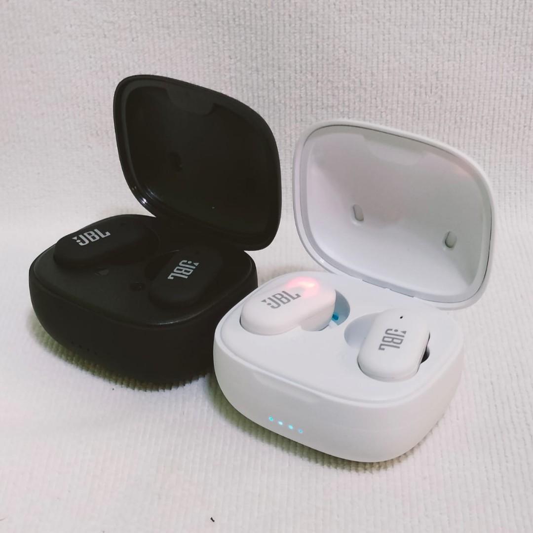 P12 Bluetooth Headset (Category: Earphones) located in Paranaque City. Submitted by audioaddict0517 (Listing ID 1191497222, Image 2). Description: Model: P12 Bluetooth version: 5.0 + EDR [ultra low power consumption] Frequency: 2.4GHz Transmission distance: about 10 meters Battery capacity: 50 MA/H Standby time: If you wear 1 earplug, it takes about 100 hours; if you open both earplugs at the same time, it takes 60 hours Continuous working time: 