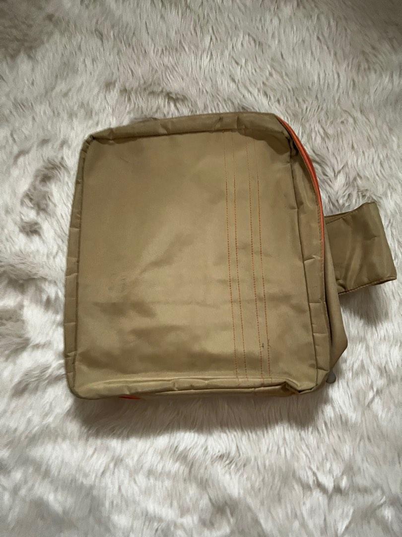 Preloved Baby Bag or Diaper Bag (Category: Diaper Bags & Wetbags) located in Marikina City. Submitted by roxannemaycruz (Listing ID 1191544821, Image 3). Description: Message me for more pics Just needs cleaning.