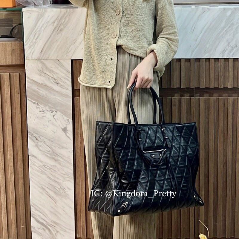 Pre-order Balenciaga Veau Quilted Papier A4 Large Size Tote Bag in Black,  Luxury, Bags & Wallets on Carousell