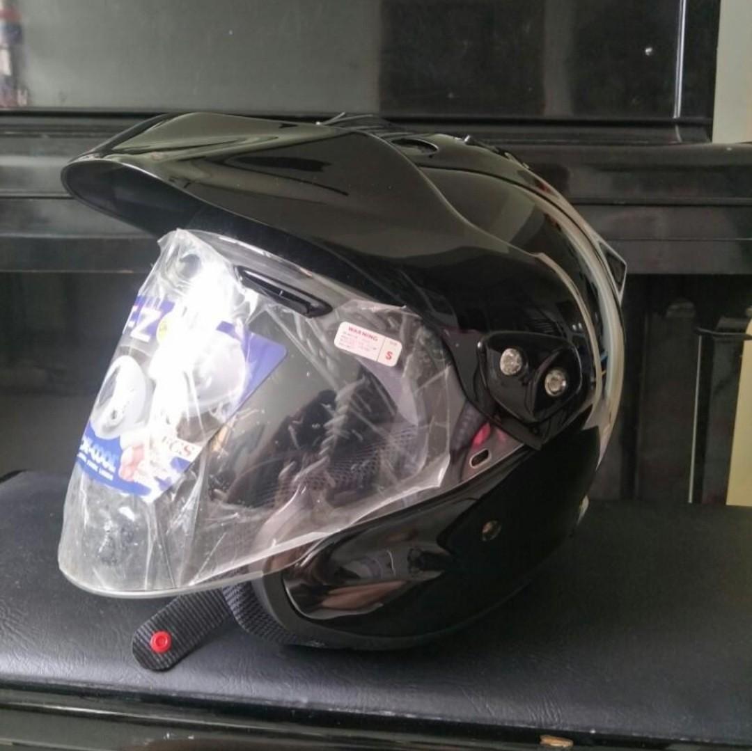 Retro Arai Helmet Size S (Category: Motorcycle Apparel) located in Singapore. Submitted by authentic_stuffs_only (Listing ID 1191548411, Image 1). Description: Brand New. DOT decal had some faded off. Come with Arai Bag.