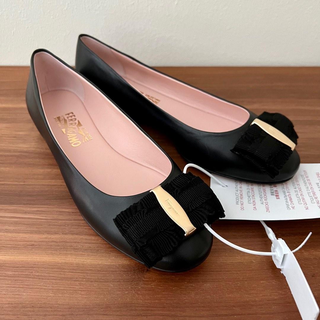 Salvatore Ferragamo Black Flats, Women's Fashion, Footwear, Flats on  Carousell