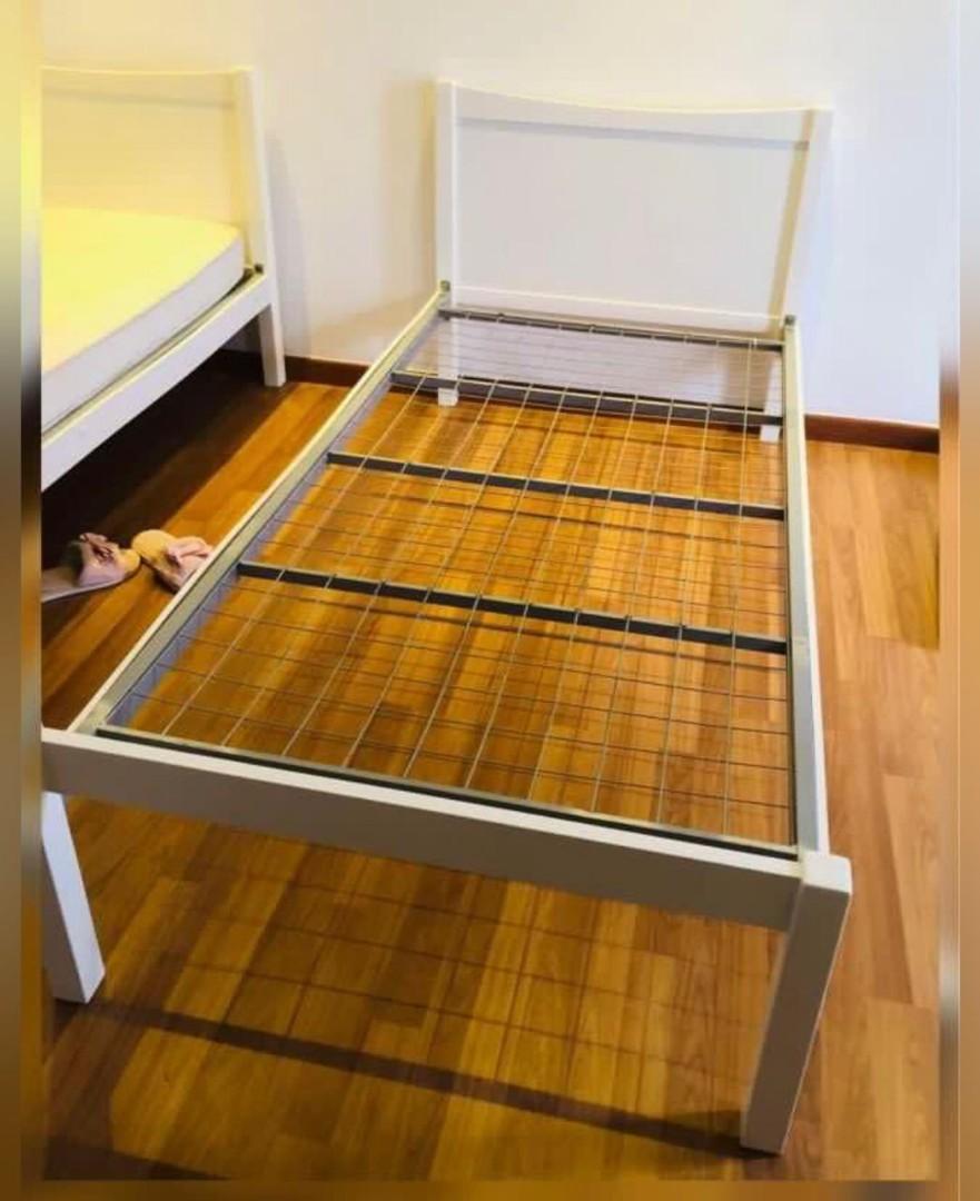 Single bed (Category: Bedding & Towels) located in Puchong. Submitted by sulmin (Listing ID 1191558375, Image 3). Description: single bed with basic mattress, reason to sell , my kid didnt used cause she scared sleep alone.