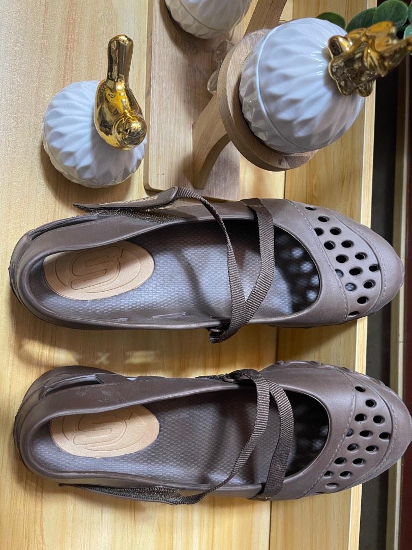 Skechers plastic shoes cheap