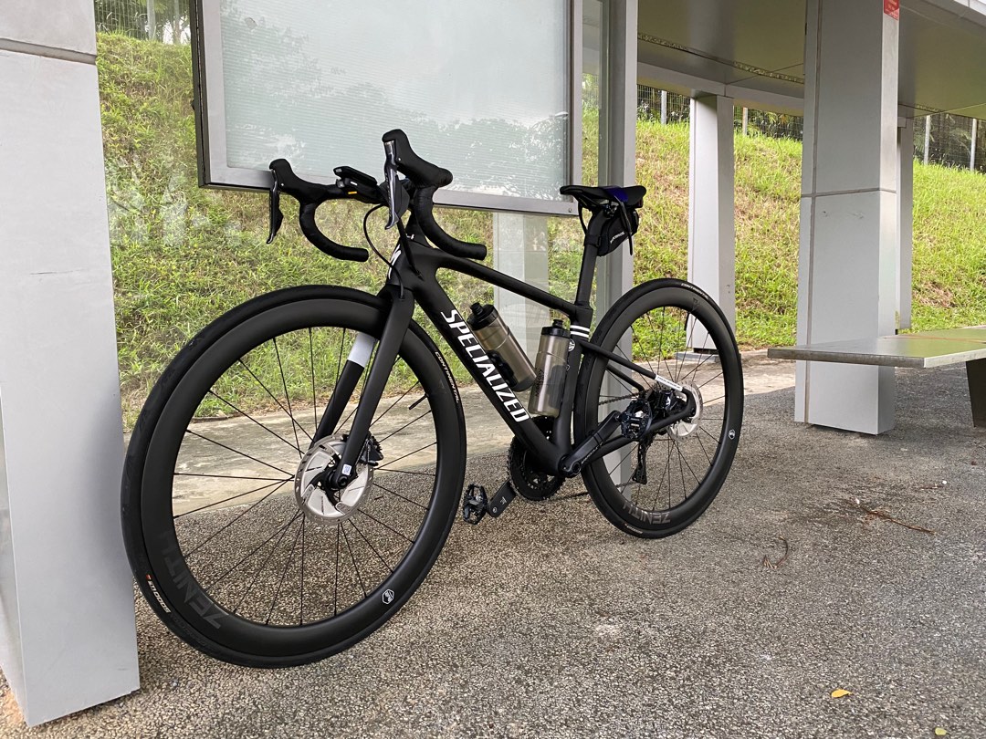 Specialized Roubaix Expert size 44 Sports Equipment Bicycles