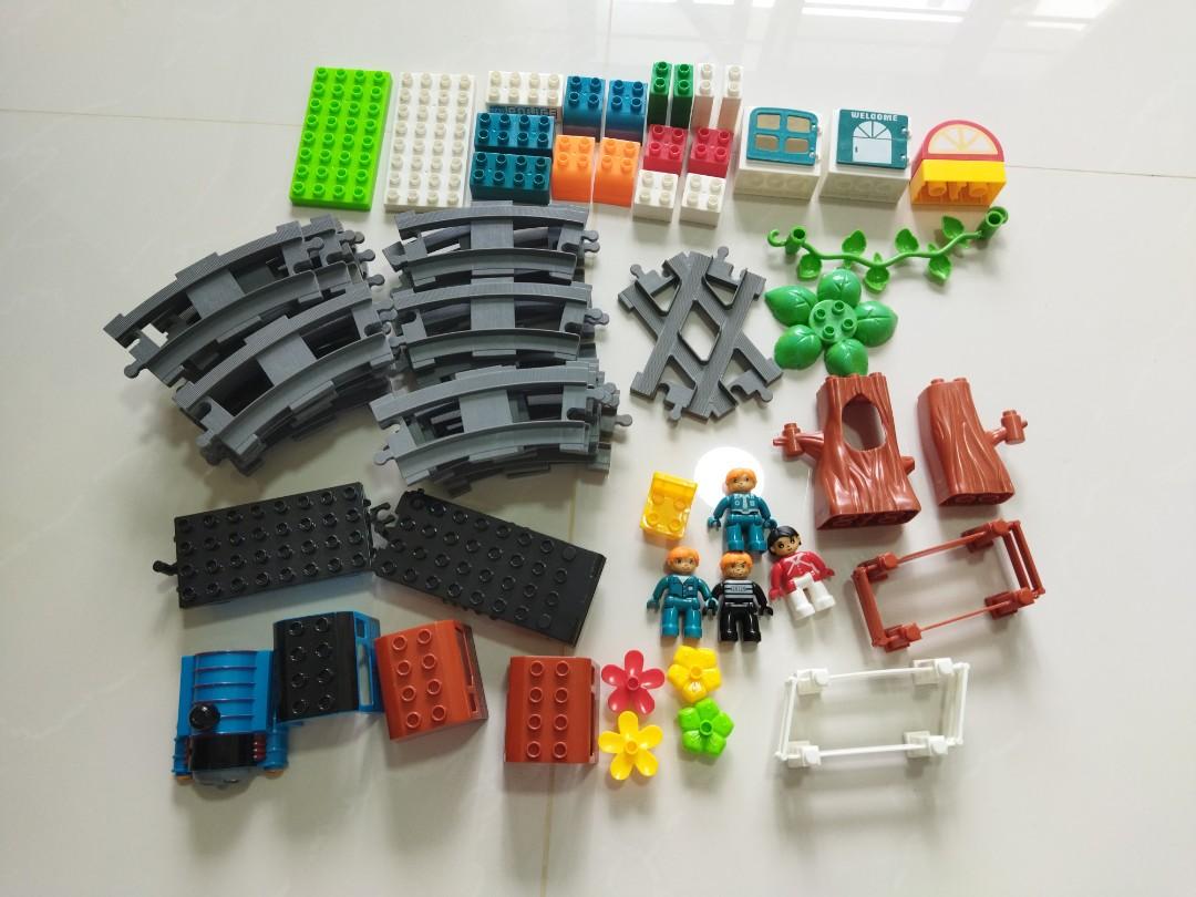 Thomas and friends train set building blocks, Hobbies & Toys, Toys