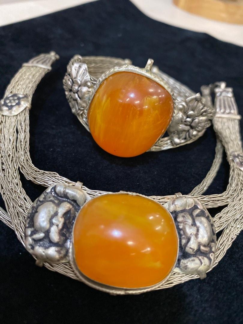 Tibetan best sale amber necklace