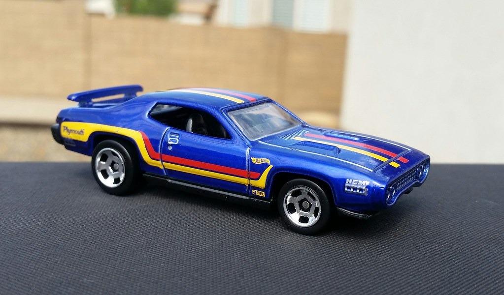 OPEN BNIB HOTWHEELS 1971 PLYMOUTH ROAD RUNNER 2021 SERIES