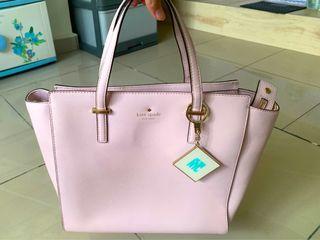 Reduced price BNWT: Original Kate spade Tote bag, Luxury, Bags & Wallets on  Carousell