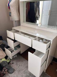 Vanity LED Mirror Dresser