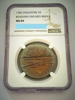 1982 Singapore $5 Benjamin Sheares Bridge with NGC MS 69 (TOP POPULATION) - Pleasing rainbow toning, good luster & with the highest grade in both NGC & PCGS population