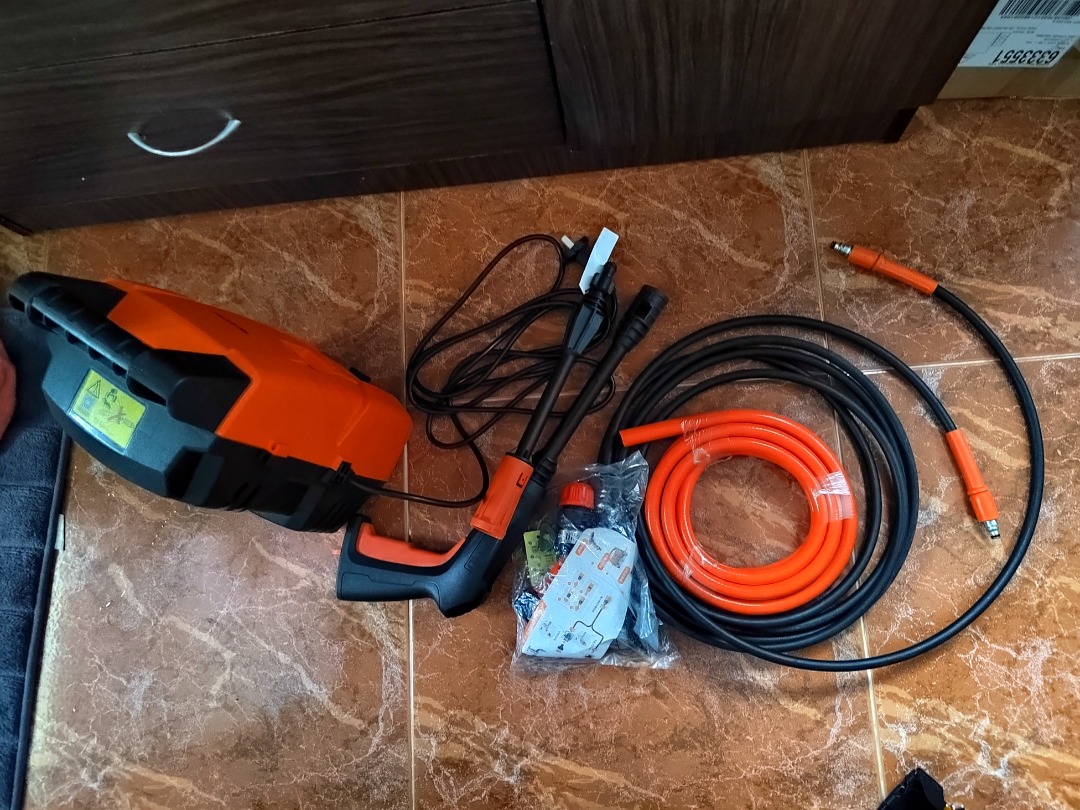 2nd Hand YILI High Pressure Water Jet Set, Furniture & Home Living ...