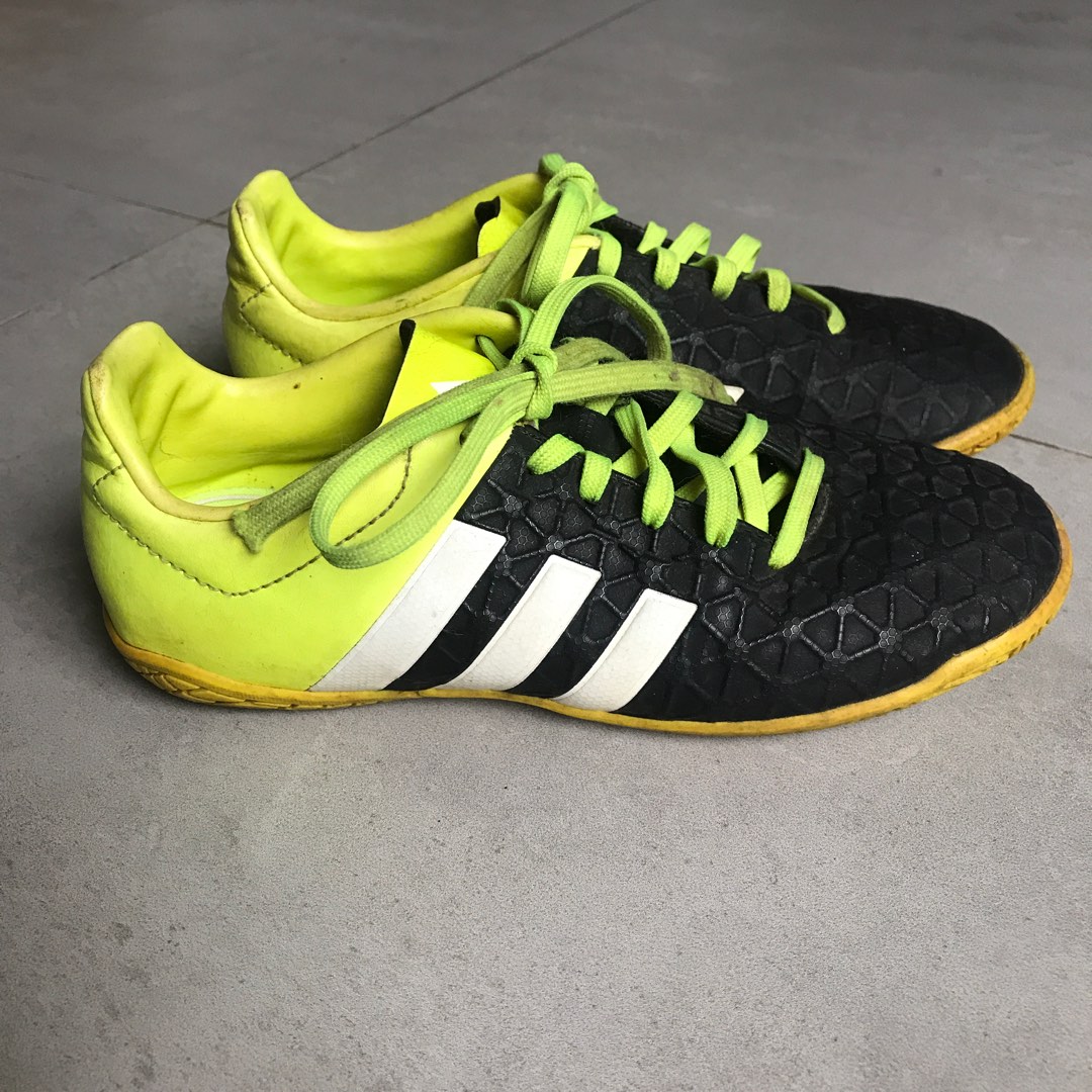 Adidas Futsal Shoes size 33, Bayi & Anak, Baju Anak Lakilaki, 4 hingga