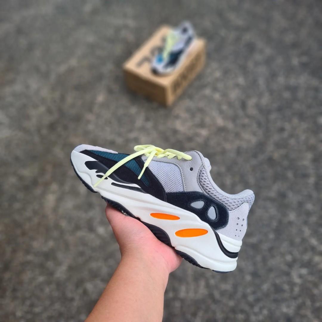 yeezy boost 700 og waverunner