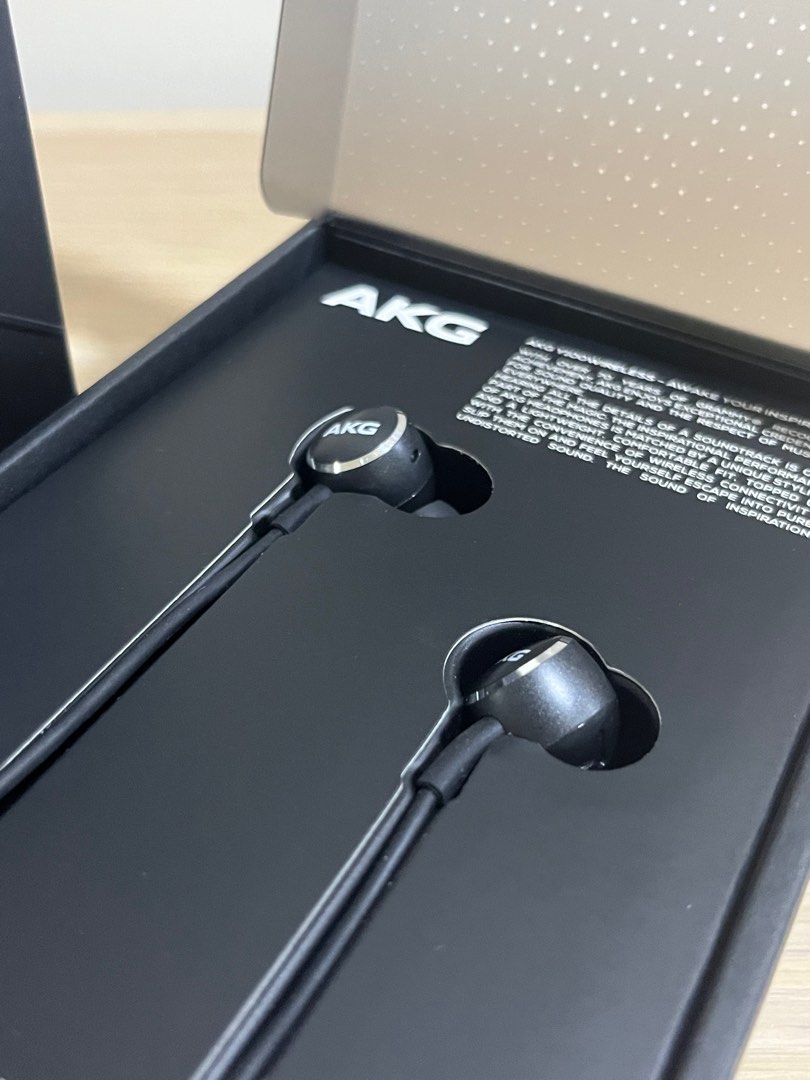 AKG Y100 WIRELESS 頸掛耳道式耳機 藍芽耳機 無線耳機, 耳機及錄音音訊設備, 耳機在旋轉拍賣