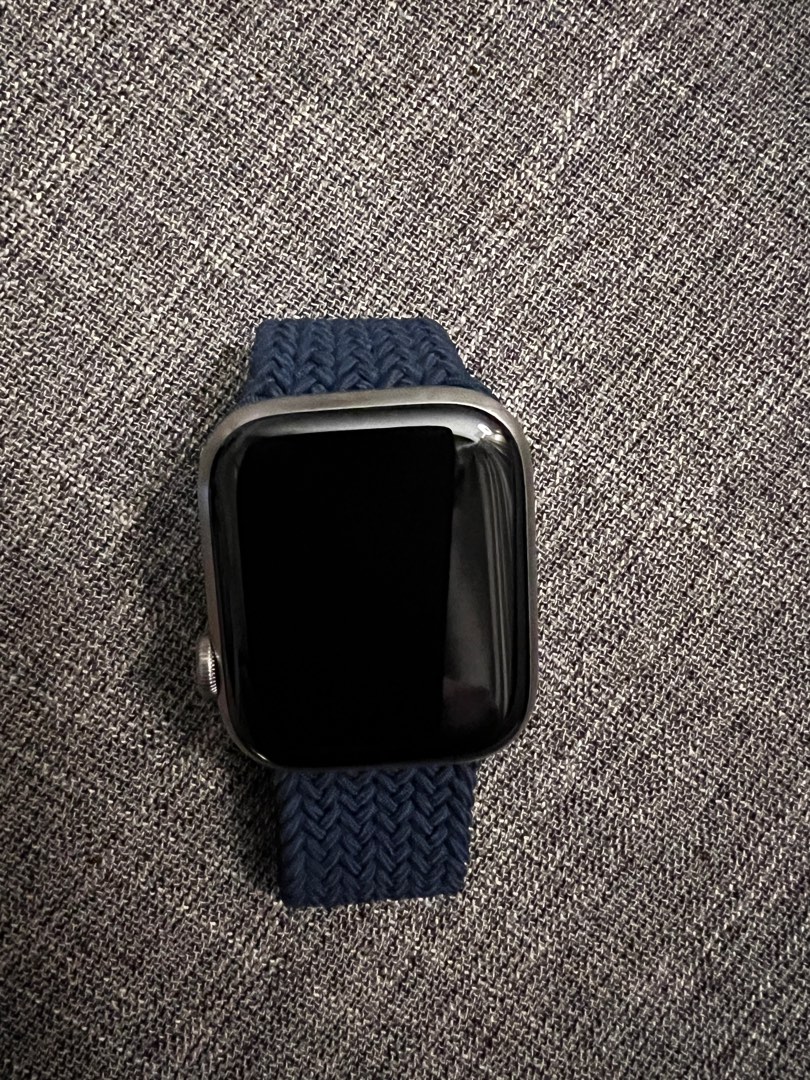 Apple watch series 7 titanium 鈦合金, 手提電話, 智能穿戴裝置及智能手錶 - Carousell