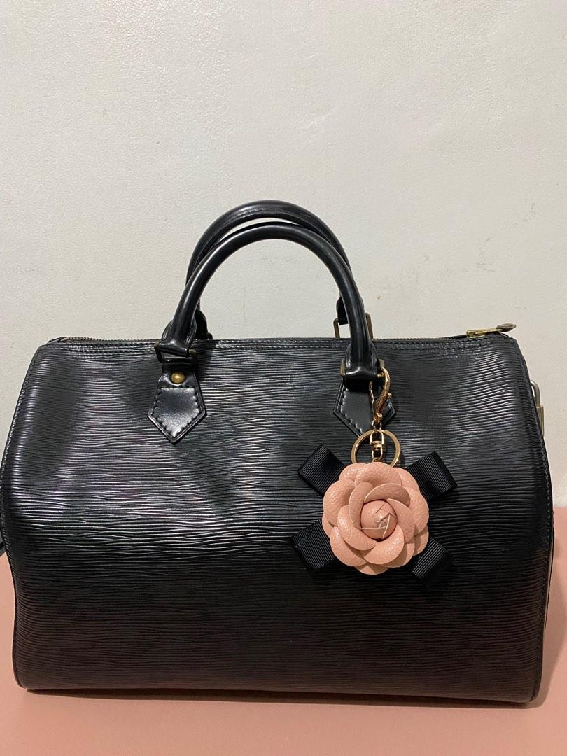 Bag Charm (Category: Luxury Accessories) located in Tarlac. Submitted by kaleidoscopic_girl (Listing ID 1188279019, Image 1). Description: .