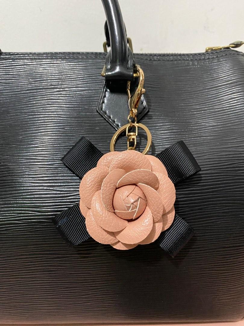 Bag Charm (Category: Luxury Accessories) located in Tarlac. Submitted by kaleidoscopic_girl (Listing ID 1188279019, Image 2). Description: .