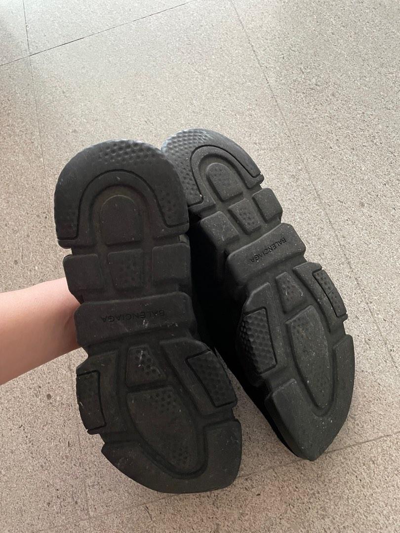 All black discount speed trainers