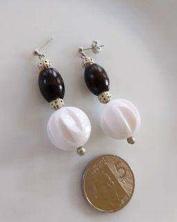 BLACK & WHITE BEADS 80's EARRINGS