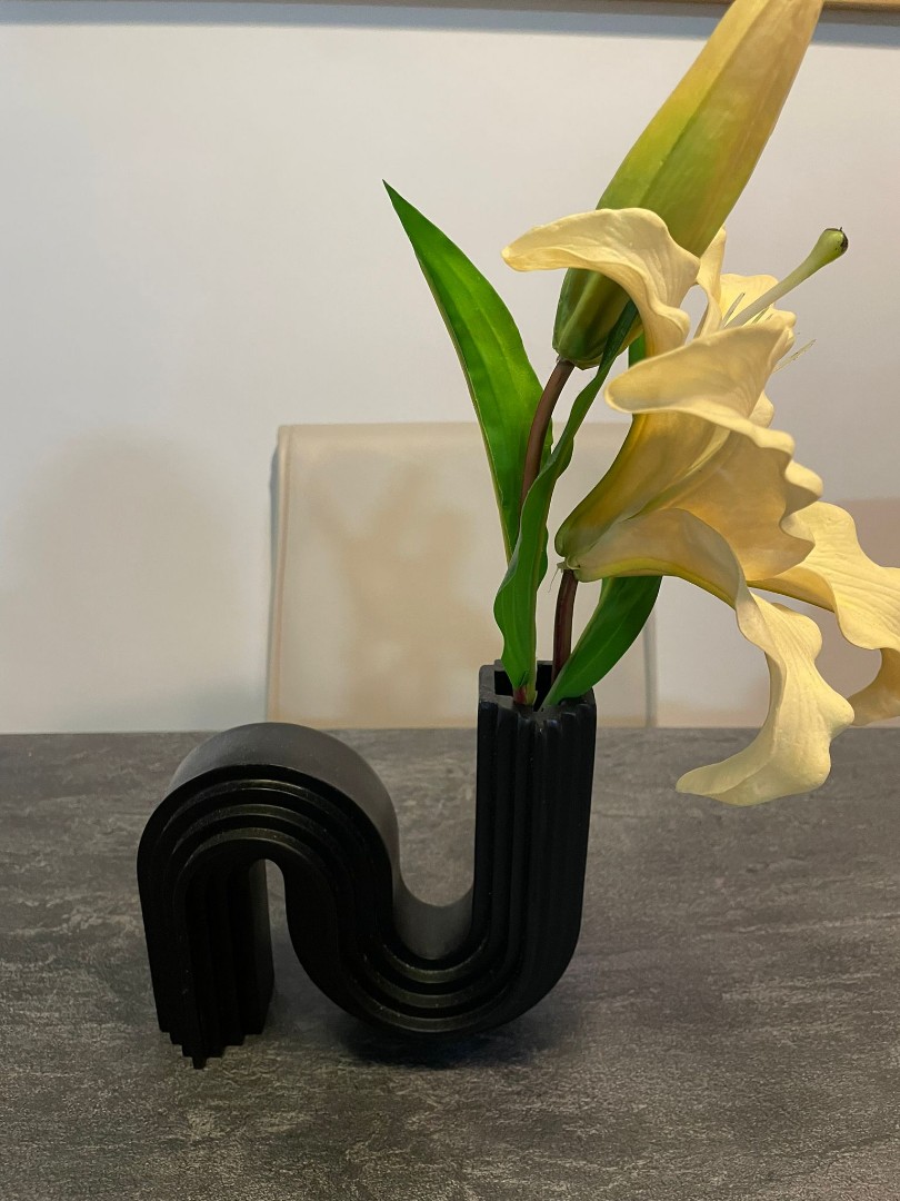 Curvy Vase Furniture Home Living Home Decor Vases Decorative