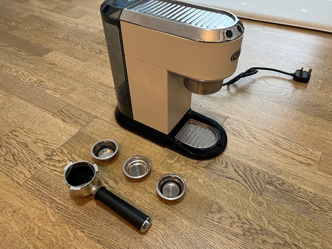 DeLonghi EC685M Dedica Pump Espresso Coffee Machine, TV & Home