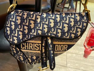 (Category: ) located in . Submitted by chaerin_collections (Listing ID 1188311366, Image 1). Description: .