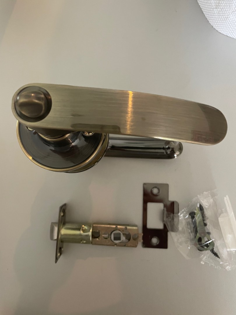 Yale Door handle with lock, Furniture & Home Living, Security & Locks