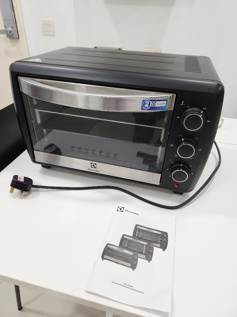 Electrolux Toaster Oven (model EOT4805K), TV & Home Appliances, Kitchen