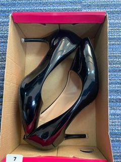 Elegant Black heels Size 7