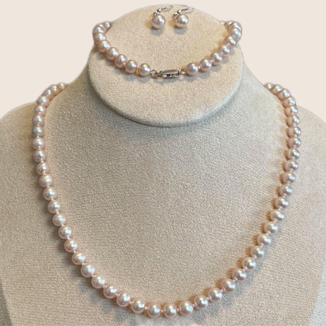 Mauve pearl necklace top
