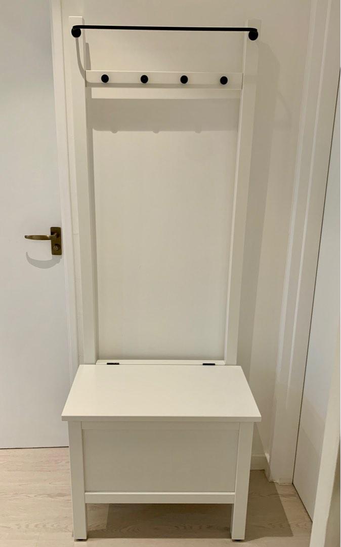 Storage bench store with towel rail