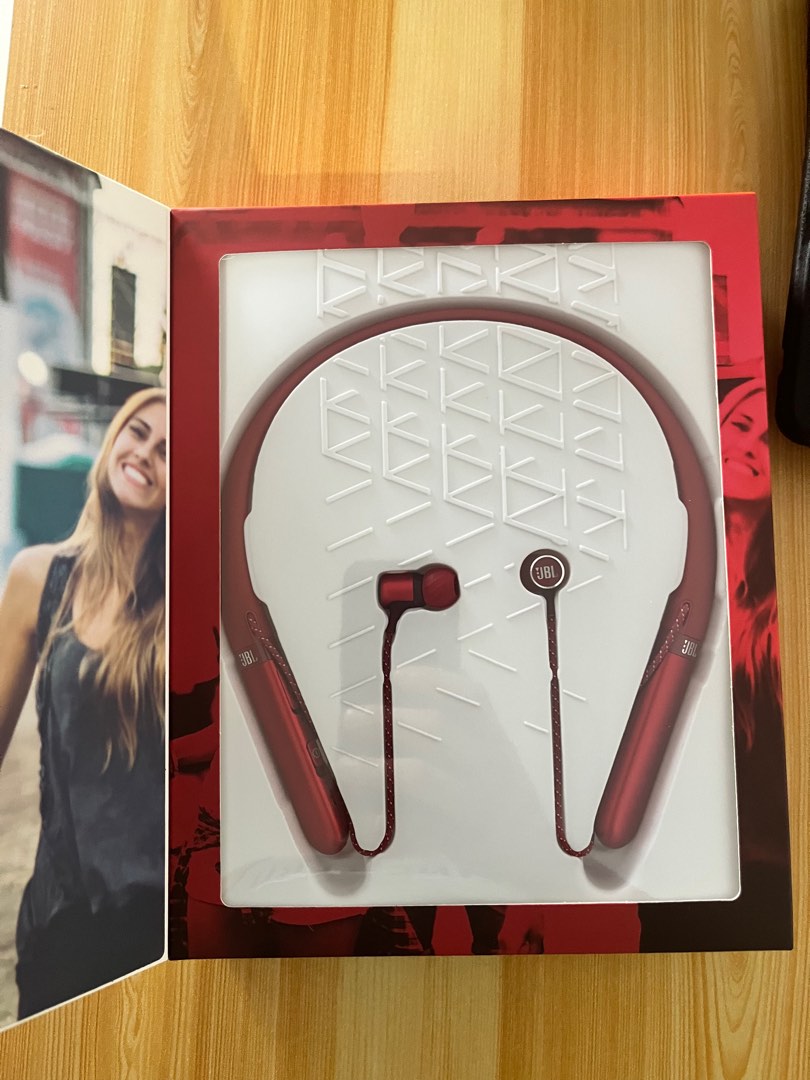 JBL LIVE 200 BT Audio Headphones Headsets on Carousell