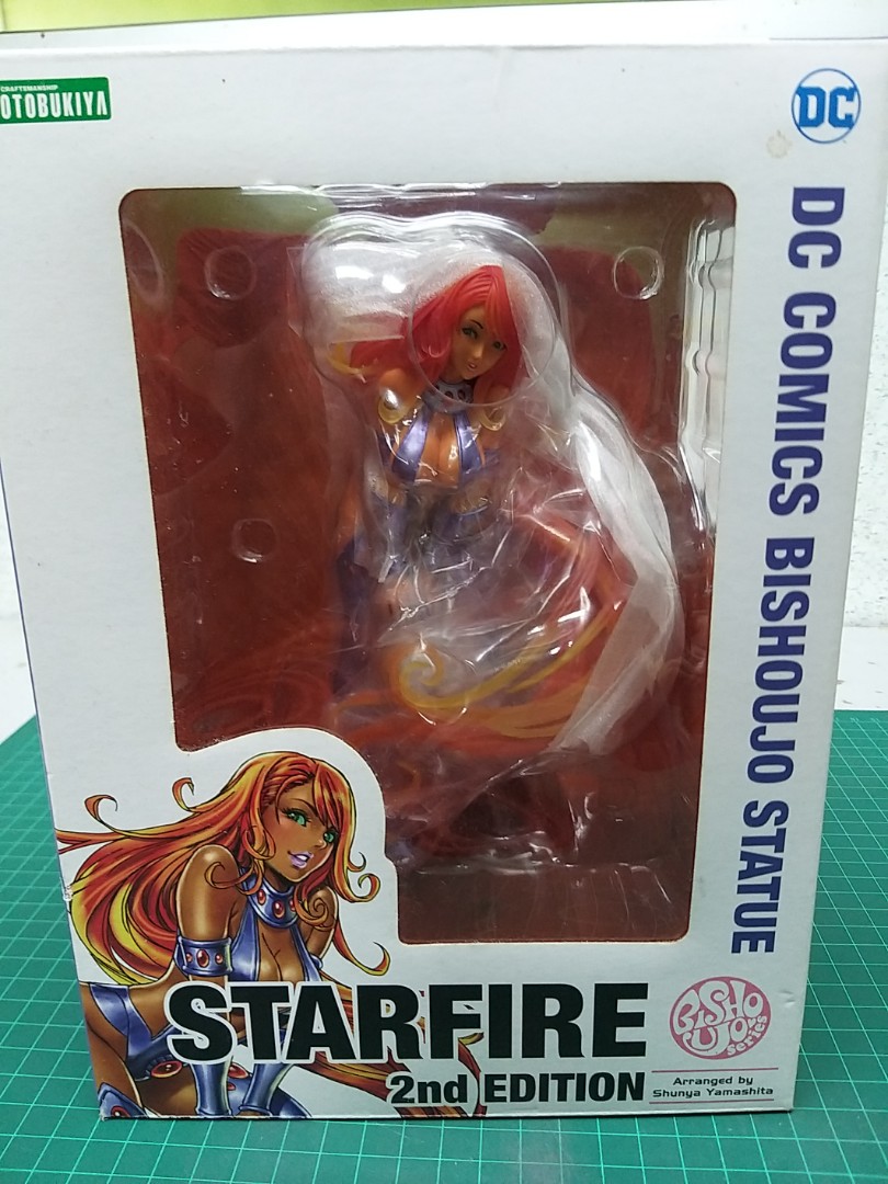 Kotobukiya DC Comics Bishoujo Statue Starfire., Hobbies & Toys