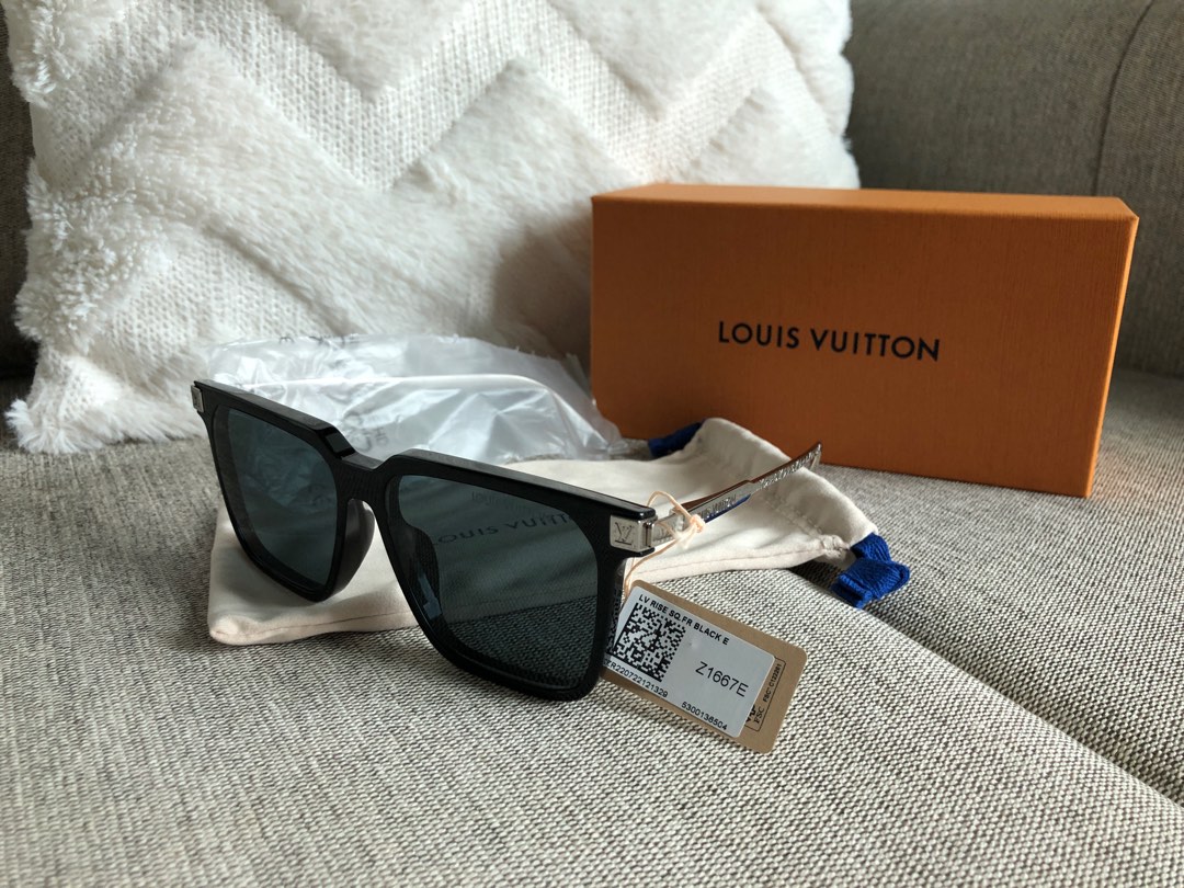 Louis Vuitton (LV) Rise Square Sunglass (Z1667E), Luxury