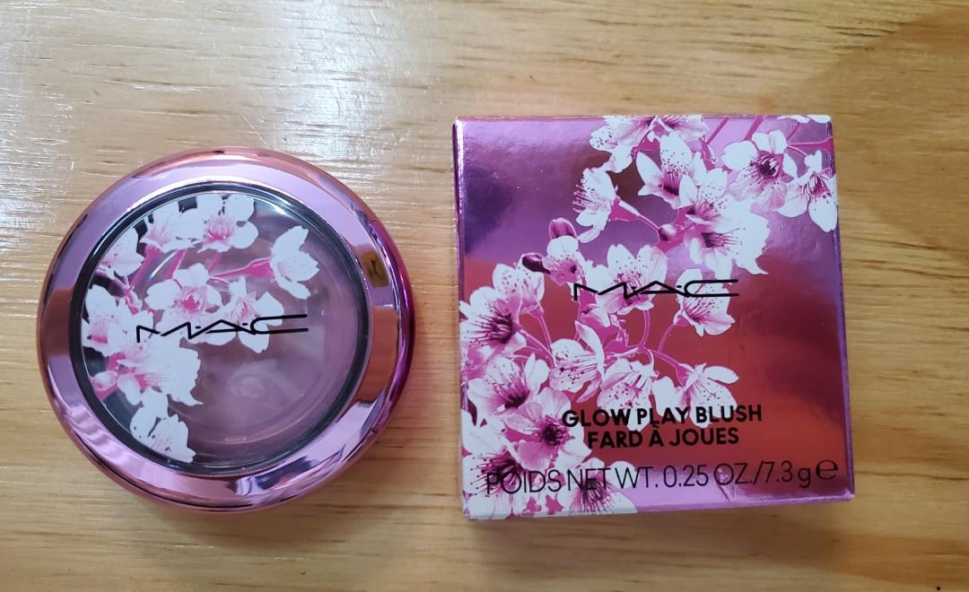 MAC Flowerescent Glow Play Blush Review & Swatches, 美容＆化妝品, 健康及美容 皮膚