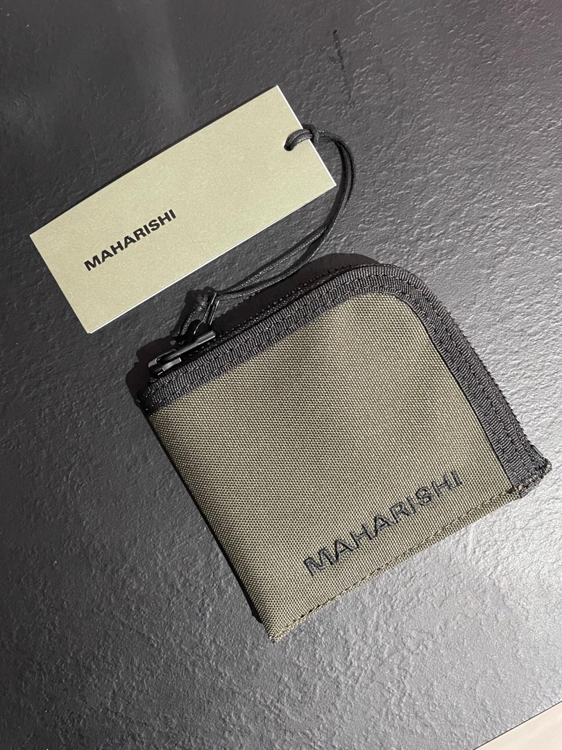 Maharishi olive nylon wallet, Men's Fashion, Watches & Accessories