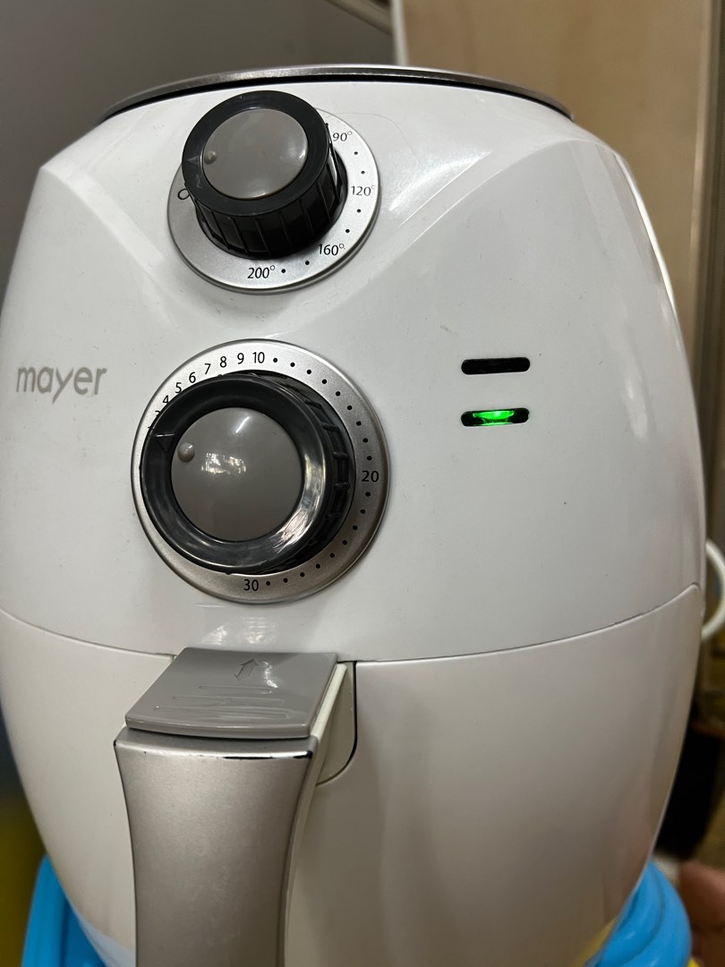 Mayer 2.6L Air Fryer MMAF68 White, TV & Home Appliances, Kitchen