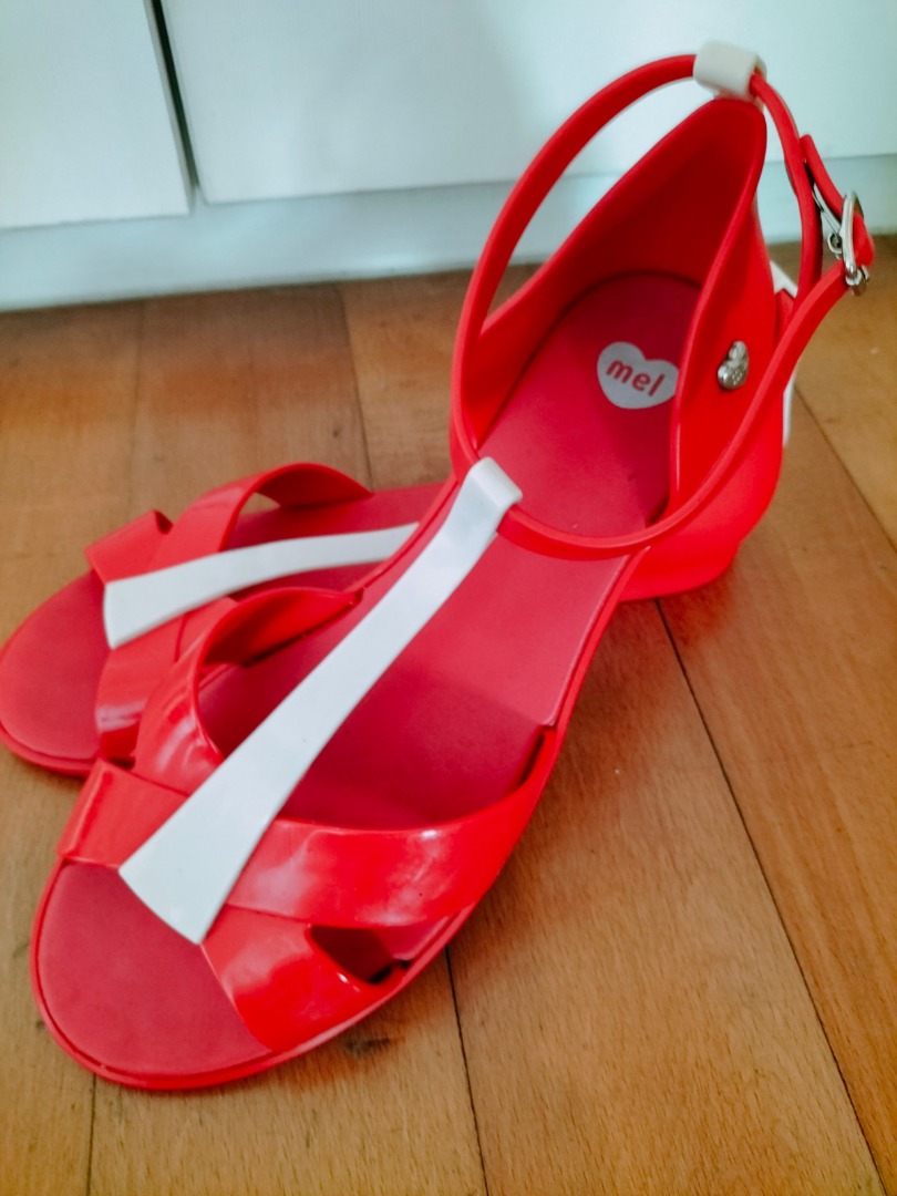 Melissa Sandals, Women's Fashion, Footwear, Sandals on Carousell