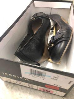 New/BNIB Size 6 Vintage Jessica Wedges / Heels