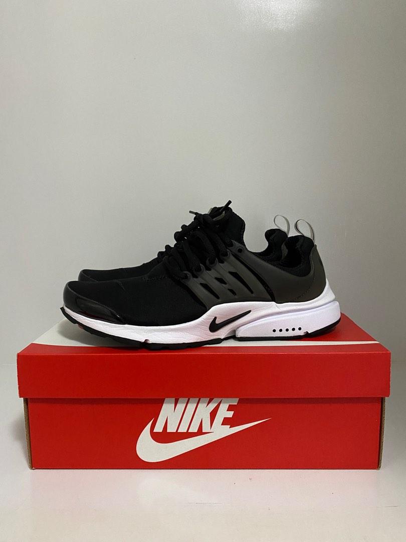Air presto essential online black and white mens