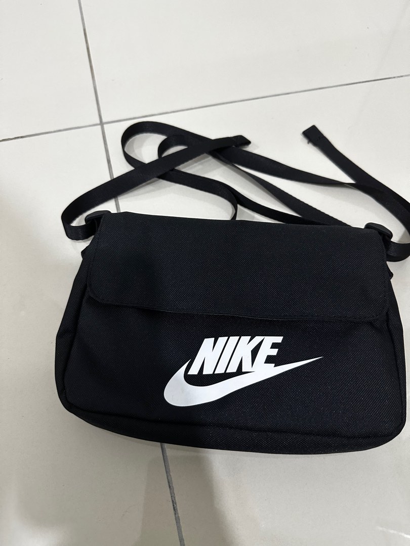 Nike Sportswear Revel Waist Pack ( crossbody/sling bag), Men's Fashion